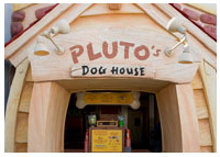 Disneyland - Dining - Pluto's Dog House