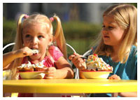 Disneys Magic Kingdom - Dining - Plaza Ice Cream Parlor
